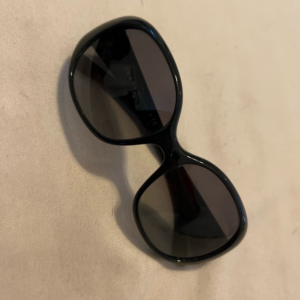 Prada Woman’s Sunglasses 🕶